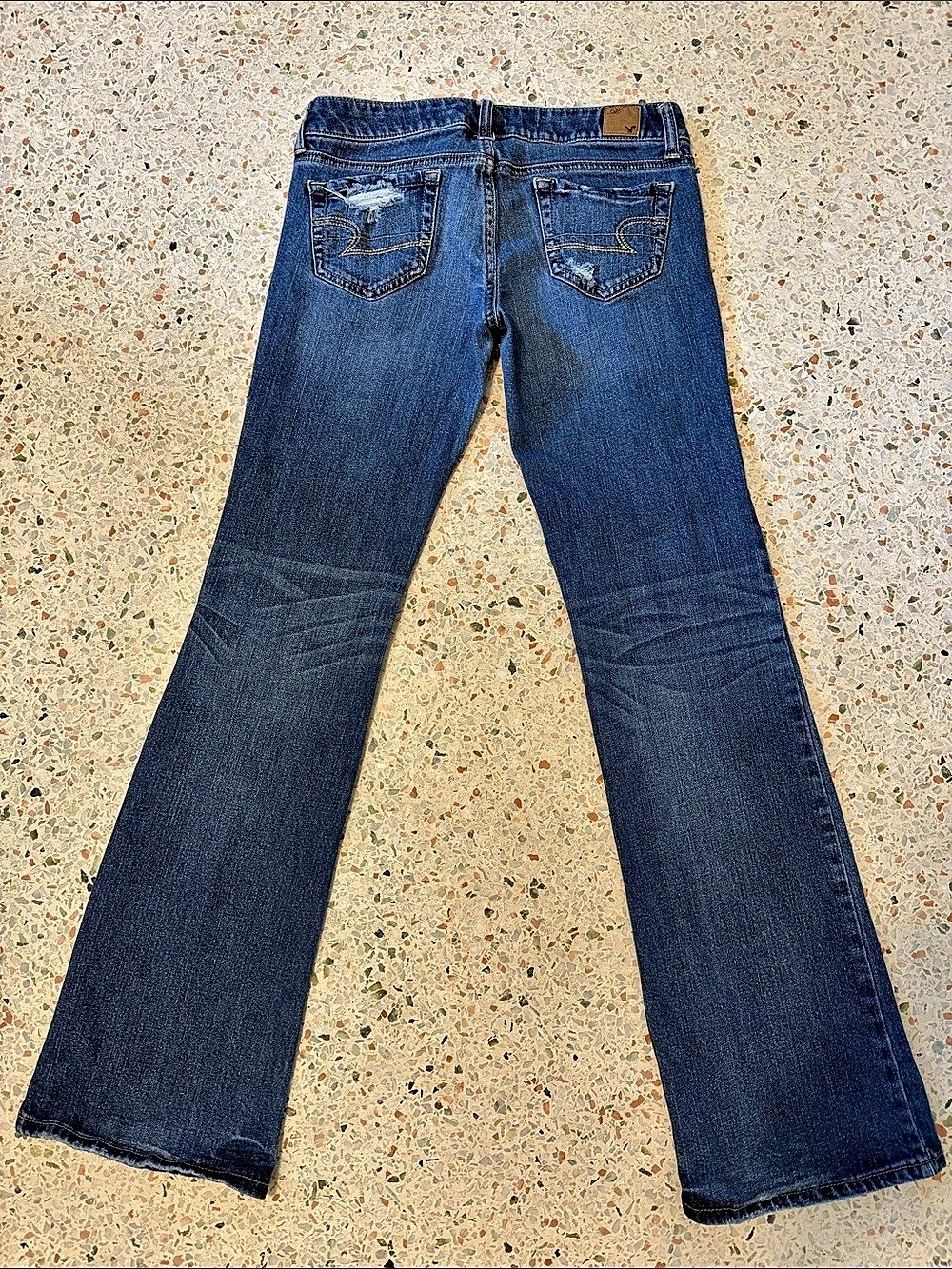 American Eagle Outfitters Blue Distressed Flare Jeans size W6/L34 Long